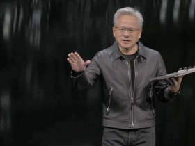 黃仁勳點名！台積電、鴻海、緯創、矽品「未來4年與輝達在美擴產」，股價全嗨漲 … 3因素反駁AI泡沫說法